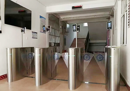 员工宿舍人脸识别翼闸