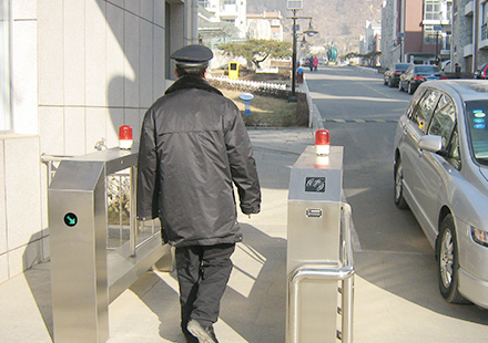 石家庄富民小区自行车通道闸