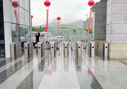 学校翼闸项目现场